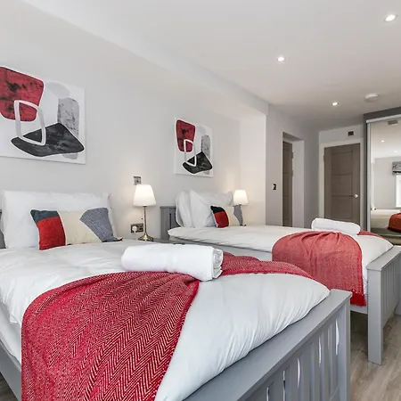 Maple Lodge Earley Экстерьер фото